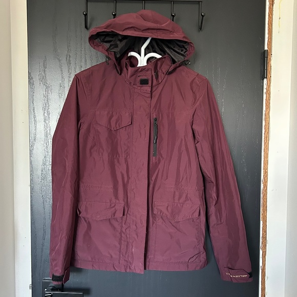 NOBLE OUTFITTERS | Essential Weather Proof Equestrian Jacket | Burgundy - Picture 1 of 6